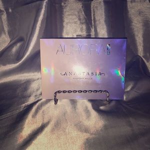 Anastasia Beverly Hills Aurora glow kit